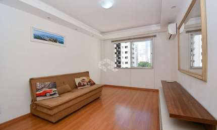 APARTAMENTO COM 2 QUARTOS EM LOCALIZAÇÃO PRIVILEGIADA NO CENTRO DE FLORIANÓPOLIS/SC