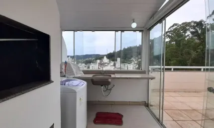 COBERTURA COM 3 QUARTOS SENDO 1 SUÍTE 2 VAGAS DE GARAGEM NO CÓRREGO GRANDE EM FLORIANÓPOLIS/SC