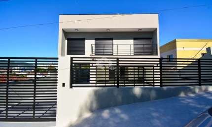 CASA COM 3 SUÍTES E VISTA PANORÂMICA NA TRINDADE EM FLORIANÓPOLIS