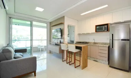 APARTAMENTO SEMIMOBILIADO COM 3 QUARTOS SENDO 1 SUÍTE 2 VAGAS DE GARAGEM E SACADA COM CHURRASQUEIRA EM JURERÊ FLORIANÓPOLIS