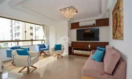 Apartamento amplo com 3 quartos sendo 1 suíte e 1 vaga de garagem no centro de florianópolis/sc