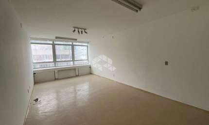 SALA COMERCIAL À VENDA NO CENTRO DE FLORIANÓPOLIS COM 40 M² PRIVATIVOS E INFRAESTRUTURA COMPLETA