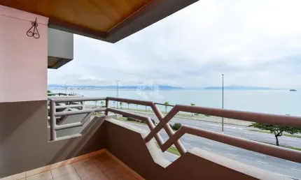 Apartamento com vista para o mar e estrutura completa na agronômica em florianópolis