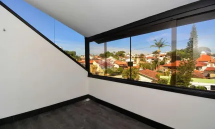 CASA COM 5 QUARTOS SENDO 3 SUÍTES COM PISCINA ESPAÇO GOURMET E VISTA PANORÂMICA NO BOM ABRIGO EM FLORIANÓPOLIS