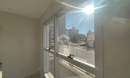 SALA COMERCIAL NO CENTRO DE FLORIANÓPOLIS COM VAGA PRIVATIVA E EXCELENTE ESTRUTURA PARA SEU NEGÓCIO