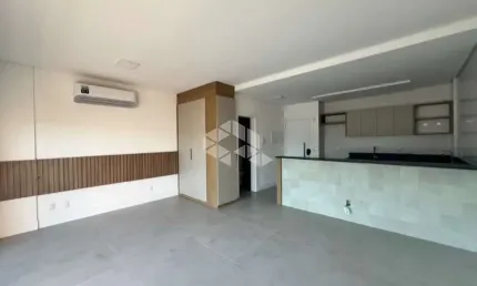 STUDIO MODERNO COM LAZER COMPLETO E LOCALIZAÇÃO PRIVILEGIADA NO SACO GRANDE