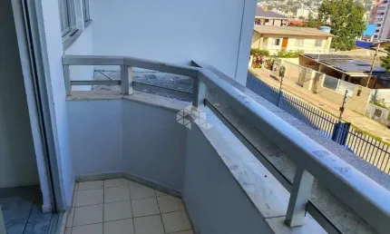 Apartamento com sacada vista panorâmica e 2 quartos em barreiros são josé