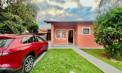 CASA NO CAMPECHE COM 3 QUARTOS  SENDO 1 SUÍTE E QUINTAL PRIVATIVO PERTO DA PRAIA
