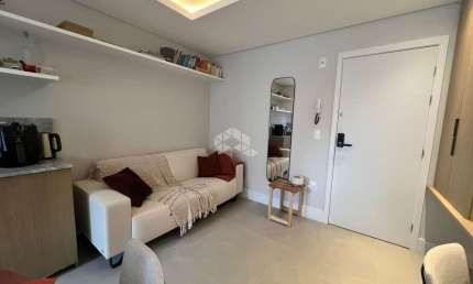 STUDIO COM 1 SUÍTE MOBILIADO VAGA LAZER COMPLETO TRINDADE FLORIANÓPOLIS