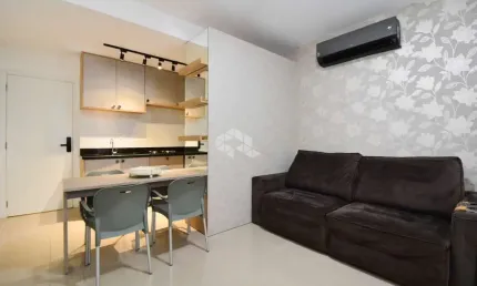 STUDIO COM 1 QUARTO VAGA HOBBY BOX E PISCINA NO CENTRO DE FLORIANÓPOLIS