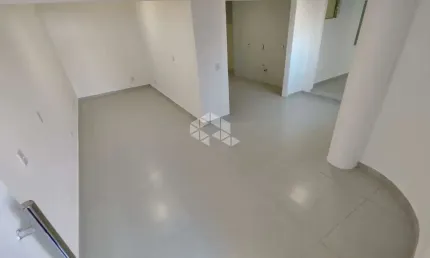 CASA COM 3 QUARTOS SENDO 1 SUÍTE E AMPLO QUINTAL À VENDA EM FORQUILHINHAS SÃO JOSÉ