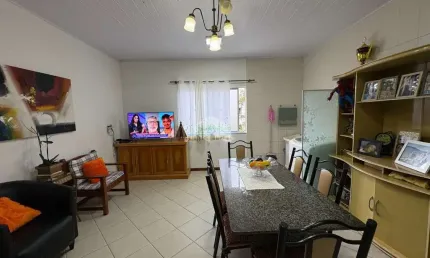 Casa espaçosa 4 quartos 2 vagas 313m² terreno 190m² privativos no trindade florianópolis