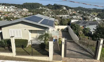 Casa com 4 quartos à venda na Irmão José Sion, 5, Chácaras, Garibaldi