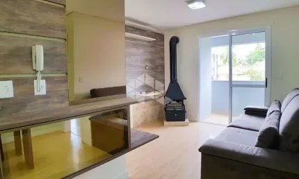 Apartamento de 2 dormitóros com suíte no centro, otima posição solar