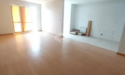 Apartamento de 03 dormitórios em frente ao Hotel Casacurta!