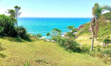 Terreno com vista para o mar, no morro da ferrugem.