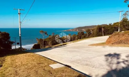 Terreno de  2000 m2 com vista permanente para o mar no Loteamento Mirante de Garopaba