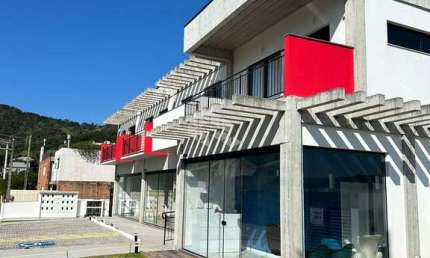 Apartamento 2 dormitórios (1 suíte) com 79,75 m², garagem no centro de Garopaba SC