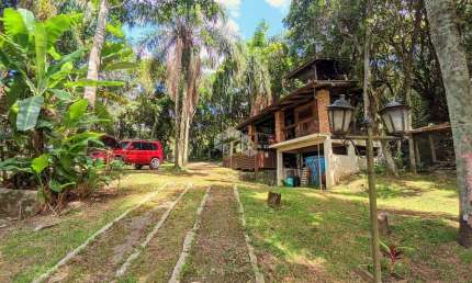 Crédito Real vende casa em Garopaba no alto do morro da Encantada com vista permanente
