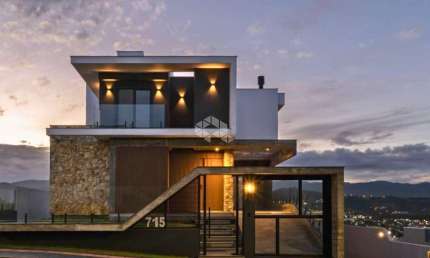 Casa de Alto Padrão com vista para o mar, na melhor localização do Jardim Panorâmico em Garopaba