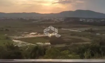 Terreno Exclusivo em Garopaba com Vista Panorâmica da Lagoa, Mar e Centro!
