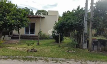 Casa com 02 quartos, 01 vagas e 104m² no Canto Sul da Praia da Ferrugem