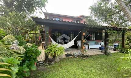 Casa com 3 dormitórios, 2 vagas em 361,25 m² de área total na Praia da Barra em Garopaba SC