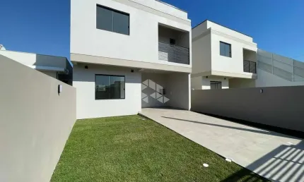 Casa com 2 dormitórios (suítes), 2 vagas, com 86,82 m² de área construída no bairro Encantada em Garopaba SC
