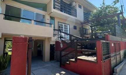 Casa com 4 dormitórios, 2 vagas, 217 m² privativos no Village, bairro Ambrósio, Garopaba SC