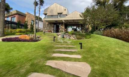 Casa 3 suítes, 308m² privativos, no Condomínio Aspen Mountain, em Gramado