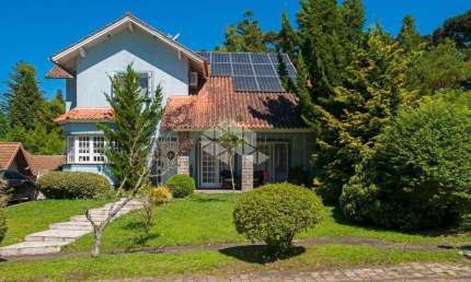 Casa em condomínio fechado, 400,00 M2 no centro de Canela.