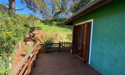 Casa 2 dormitórios num terreno de 736m² no Vale dos Pinheiros, Gramado