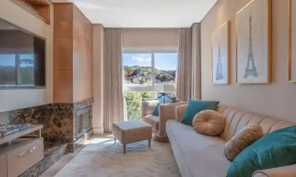 Apartamento, 2 Suítes 75,33m², elegantemente mobiliado e decorado na Avenida principal de Gramado.