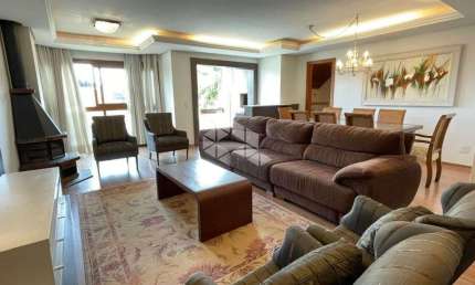 Apartamento 3 dormitórios, 121,06m², 2 vagas, no Centro de Gramado, a 500 metros da Rua Coberta