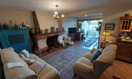 Apartamento 3 dormitórios, 243m² privativos, 2 vagas de garagem, no bairro bela vista, a poucos minutos da rua coberta