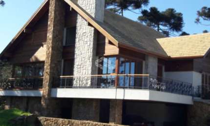 Casa 4 suítes, 444,76m² privativos, no condomínio de alto padrão de Gramado