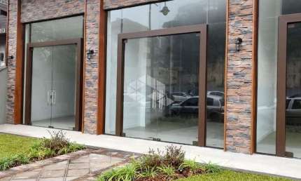 Loja no Centro de Gramado, na Borges de Medeiros ,84m² privativos e vaga de garagem.