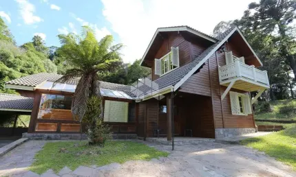 Casa 340m², 3 dormitórios, em Canela, a 3 minutos da Igreja de Pedra