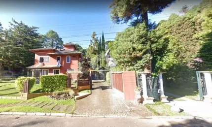 Casa 3 dormitórios, em condomínio, 167,92m² privativos, 2 vagas de garagem, no Bairro Planalto.