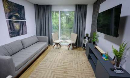 Apartamento 02 dormitórios mobiliado, 72m², próximo ao Pórtico de entrada