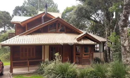 Casa 3 dormitórios, 150m², em Condomínio Fechado em Canela