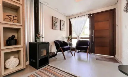 Casa 3 dormitórios, 128m², em condomínio fechado em Canela