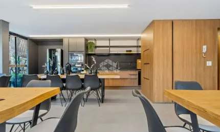 Apartamento com 01 dormitório, 43,56m², uma vaga de garagem, em Gramado