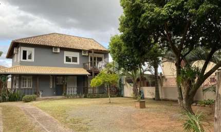 Casas de alto padrão a venda em terreno raridade em Cachoeirinha/RS.