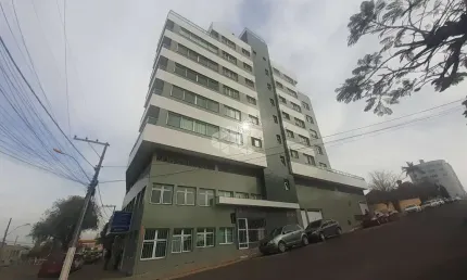 Apartamento à venda com 3 dormitórios, suíte, 2 vagas garagem, vista panorâmica, no Centro de Guaíba