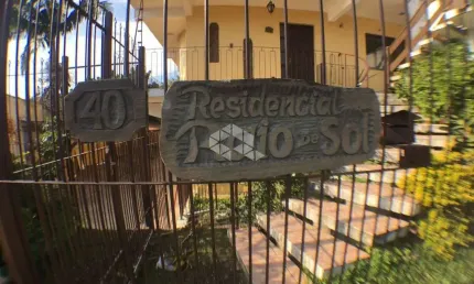 Casa à venda, com 3 quartos, 1 vaga de garagem  próximo ao centro de Guaíba.