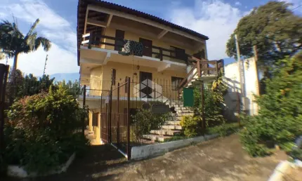 Casa à venda, com 2 quartos, 1 vaga de garagem, próximo ao centro de Guaíba.