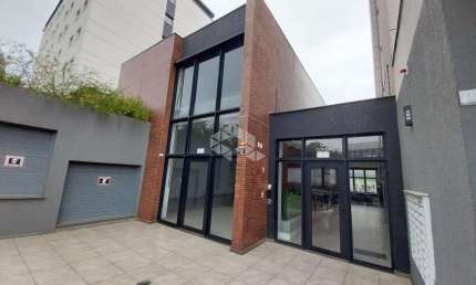 Sala comercial térrea com 138m² à venda em condomínio residencial/comercial no centro de Guaíba