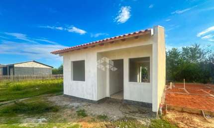 Casa com 2 dormitórios à venda no Bom Fim, Guaíba-RS