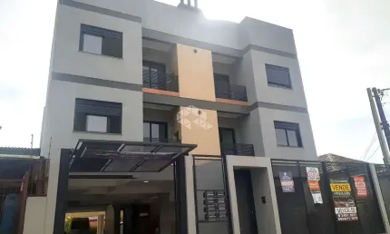 Apartamento à venda, com 2 dormitórios, 1 box garagem, 1 banheiro, sala e cozinha, em condomínio
